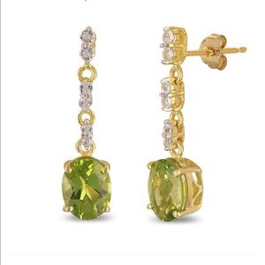 🍁Make Offer🍁2.8 Peridot .40 white topaz earrings